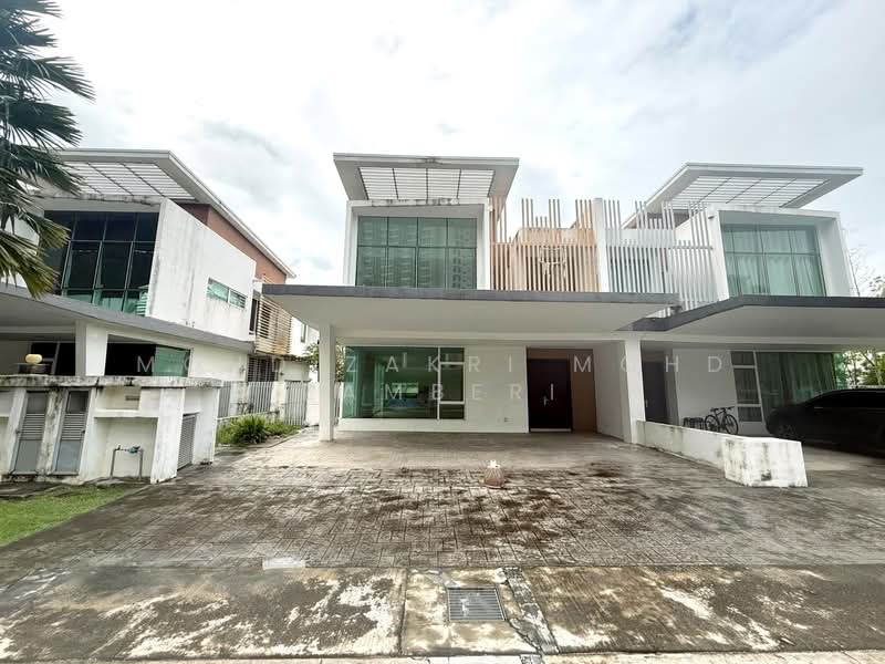 Rumah Teres 2 Tingkat untuk Dijual di Cyberjaya (Selangor) - Mohd Zakri Mohd Zamberi - Exterior - PropertyGuru.com.my