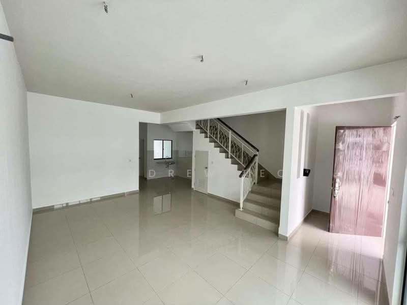 2-storey Terraced House for Sale in Taman Seri Austin (Tebrau) - Andrew Teo - Living Room - PropertyGuru.com.my