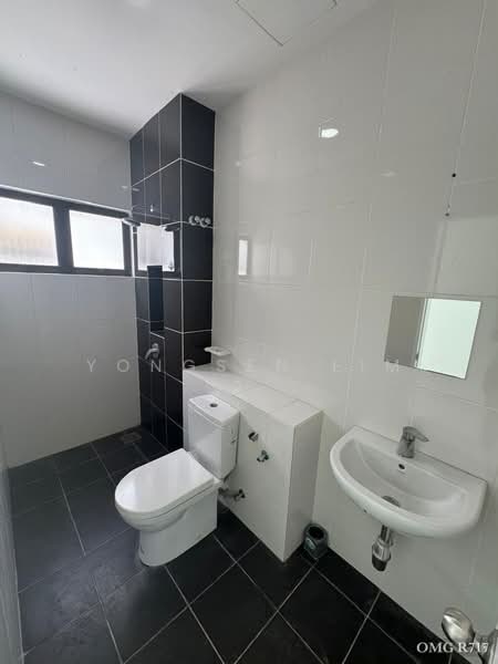 Rumah Berkembar untuk Dijual di Setia Utama (Setia Alam) - Yongsen Lim - Bathroom - PropertyGuru.com.my