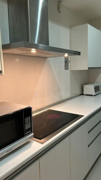 Servis Apartment untuk Dijual di Solaris Dutamas - Edward Low - Kitchen - PropertyGuru.com.my