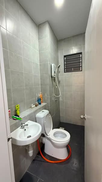Kondominium untuk Disewa di Residensi Adelia 2 - Maya Myra - Bathroom - PropertyGuru.com.my