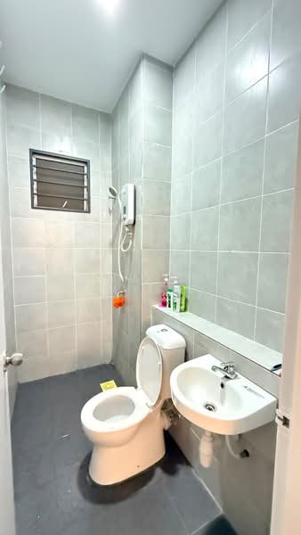 Kondominium untuk Disewa di Residensi Adelia 2 - Maya Myra - Bathroom - PropertyGuru.com.my