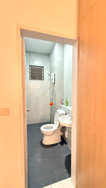 Kondominium untuk Disewa di Residensi Adelia 2 - Maya Myra - Bathroom - PropertyGuru.com.my