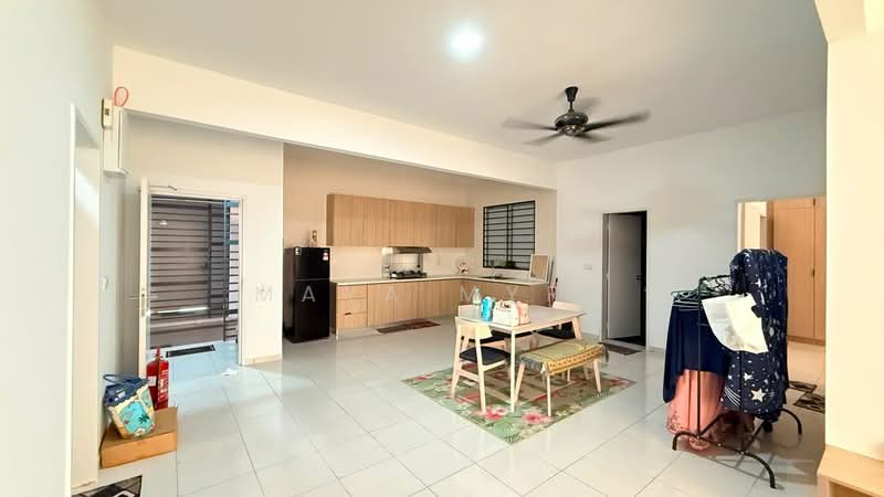 Kondominium untuk Disewa di Residensi Adelia 2 - Maya Myra - Kitchen - PropertyGuru.com.my