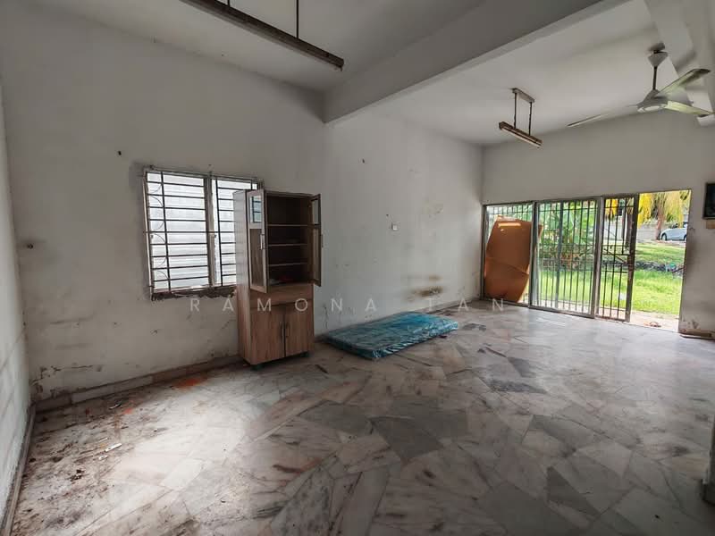 Rumah Teres untuk Dijual di Ayer Keroh (Melaka) - Ramona Tan - Living Room - PropertyGuru.com.my