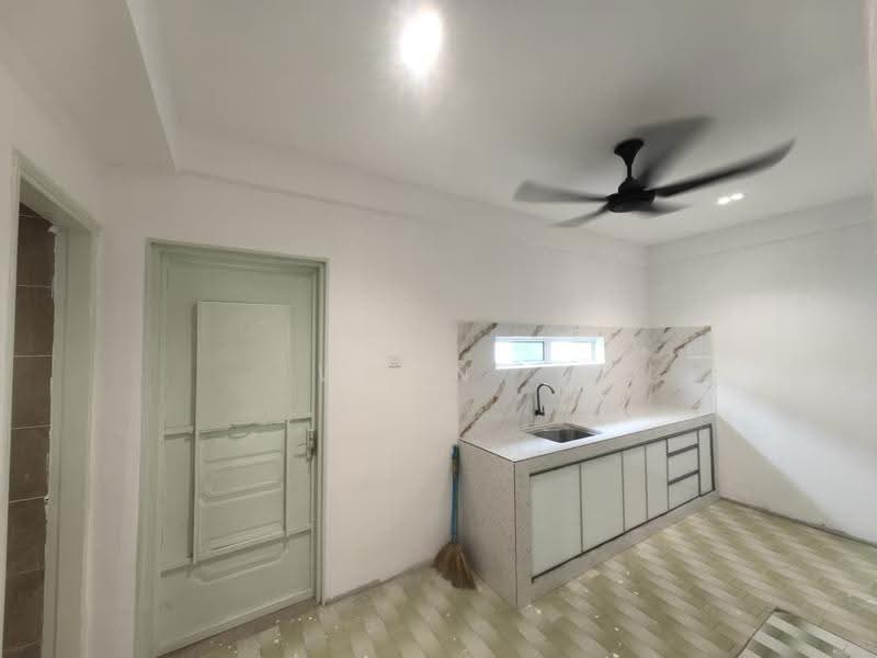 1-storey Terraced House for Sale in Taman Bukit Senjuang (Melaka City) - Woon . - Kitchen - PropertyGuru.com.my