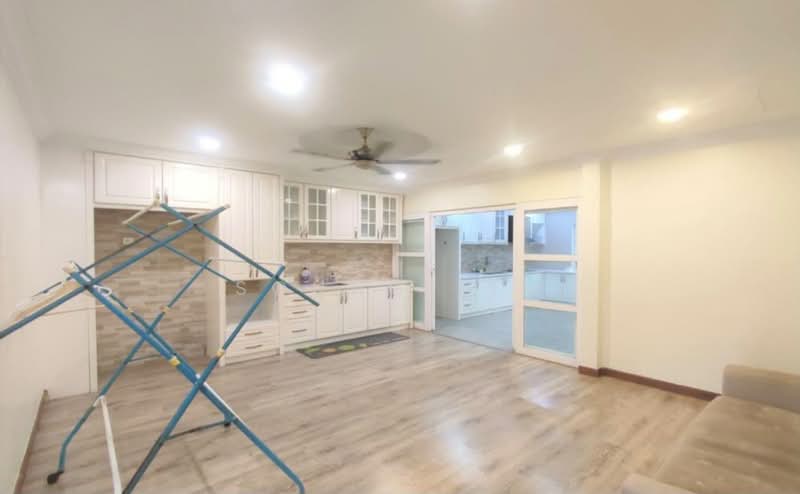 Semi-Detached House for Rent in Seksyen 13 (Shah Alam) - Soung Lim - Kitchen - PropertyGuru.com.my