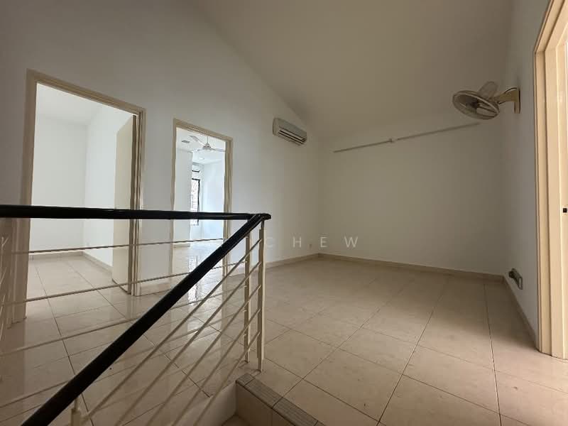 Rumah Teres 2 Tingkat untuk Dijual di Bandar Bukit Tinggi (Klang) - TY Chew - Upstair living - PropertyGuru.com.my