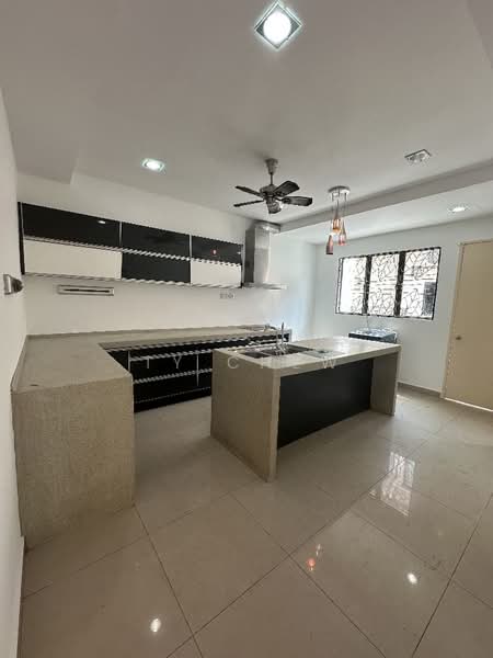 Rumah Teres 2 Tingkat untuk Dijual di Bandar Bukit Tinggi (Klang) - TY Chew - Kitchen - PropertyGuru.com.my