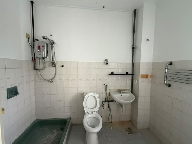 2-storey Terraced House for Rent in Bandar Menjalara (Kuala Lumpur) - Alison Chiu - Bathroom - PropertyGuru.com.my