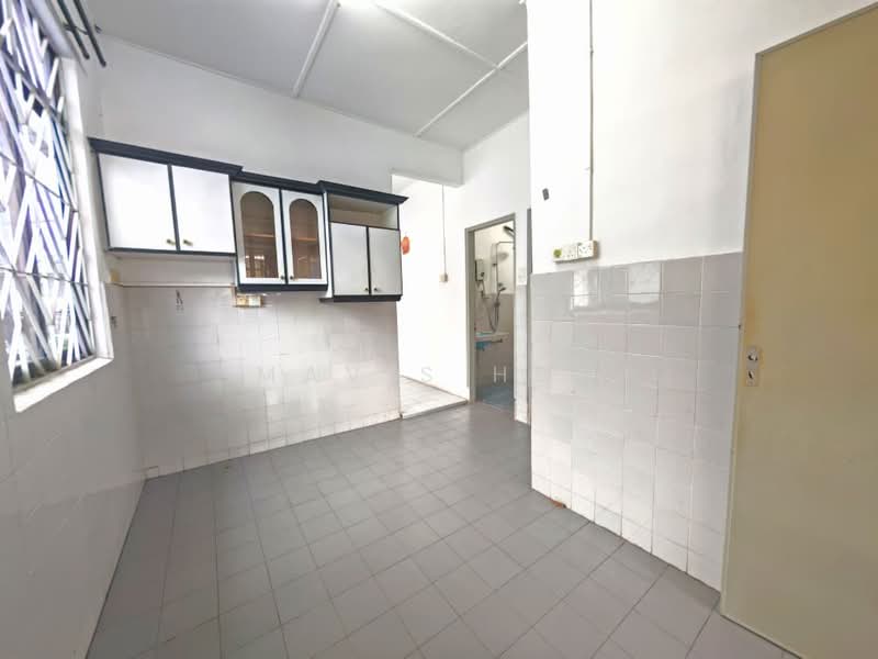 Rumah Teres 2 Tingkat untuk Dijual di Bandar Tiram (Ulu Tiram) - Mavis Hew - Kitchen - PropertyGuru.com.my