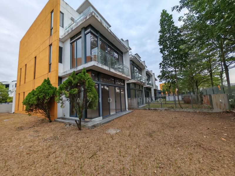 3-storey Terraced House for Rent in Lake Fields (Sungai Besi) - David Ting - Exterior - PropertyGuru.com.my