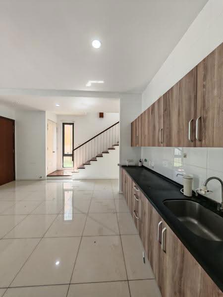 Rumah Teres 3-Tingkat untuk Disewa di Lake Fields (Sungai Besi) - David Ting - Kitchen - PropertyGuru.com.my