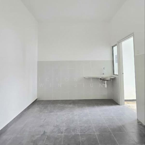 Rumah Teres 1 Tingkat untuk Dijual di Taman Tasik Utama (Bukit Katil) - Dicson Loh Wen Jiun - Kitchen - PropertyGuru.com.my