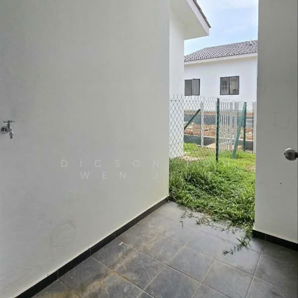 Rumah Teres 1 Tingkat untuk Dijual di Taman Tasik Utama (Bukit Katil) - Dicson Loh Wen Jiun - Yard - PropertyGuru.com.my