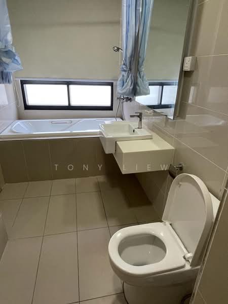 Servis Apartment untuk Disewa di KL Gateway Residences - Tony Liew - Bathroom - PropertyGuru.com.my