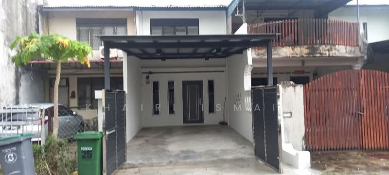 Rumah Teres 2 Tingkat untuk Dijual di Taman Johor Jaya (Johor Bahru) - Khairi Ismail - Exterior - PropertyGuru.com.my