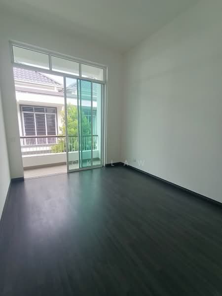 Rumah Teres 2 Tingkat untuk Disewa di Eco Majestic (Semenyih) - CK Law - Balcony - PropertyGuru.com.my