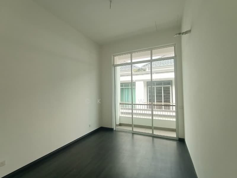 Rumah Teres 2 Tingkat untuk Disewa di Eco Majestic (Semenyih) - CK Law - Balcony - PropertyGuru.com.my