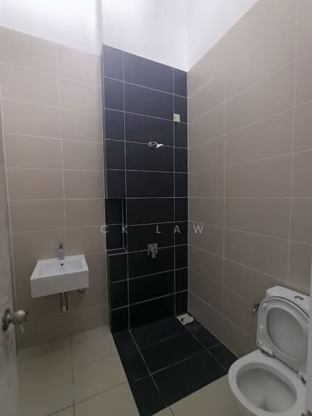 Rumah Teres 2 Tingkat untuk Disewa di Eco Majestic (Semenyih) - CK Law - Bathroom - PropertyGuru.com.my