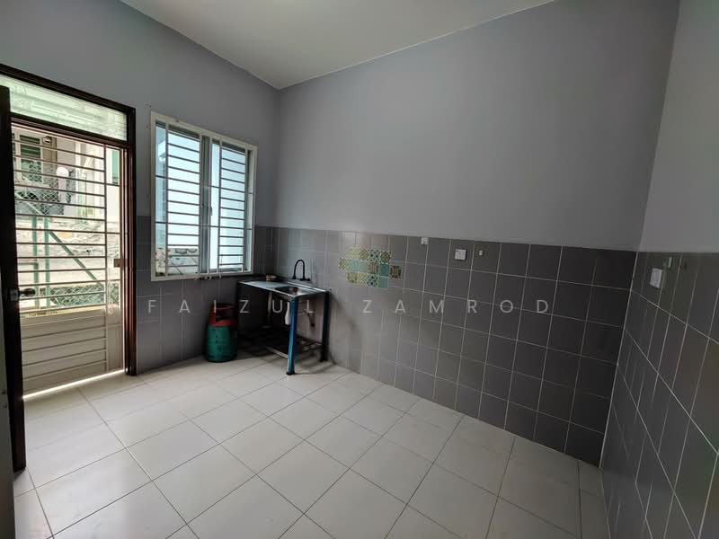 Rumah Teres 2 Tingkat untuk Dijual di Bandar Teknologi Kajang (Kajang) - Faizul Zamrod - Kitchen - PropertyGuru.com.my