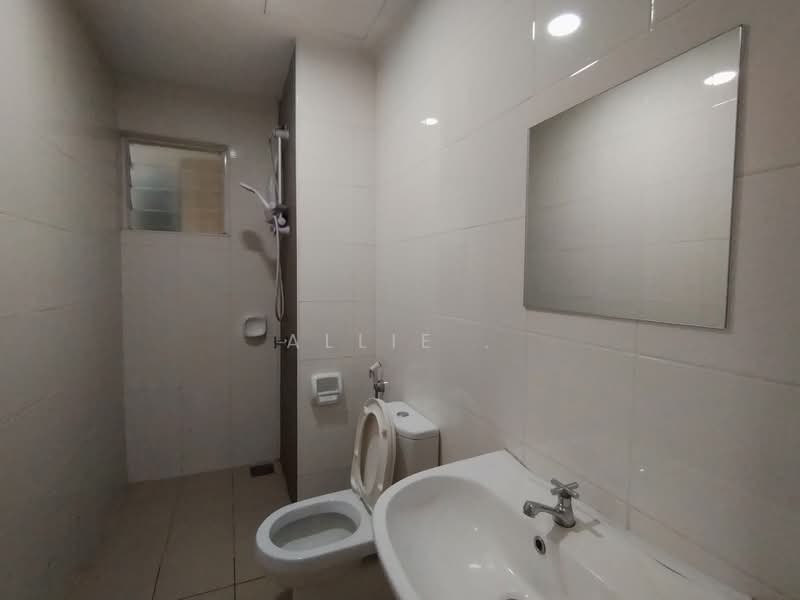 Condominium for Rent at Subang Parkhomes - Allie . - Bathroom - PropertyGuru.com.my