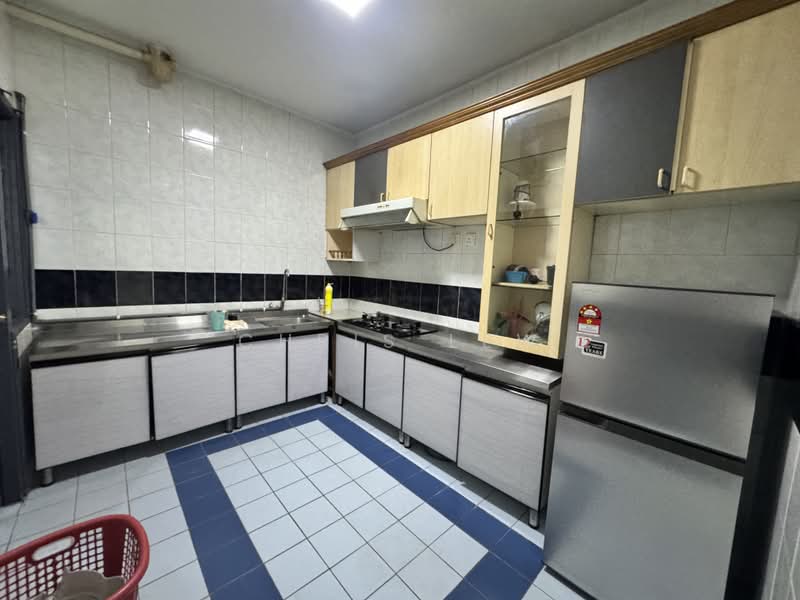 Kondominium untuk Disewa di Endah Regal Condominium - CHRIS LEW - Kitchen - PropertyGuru.com.my