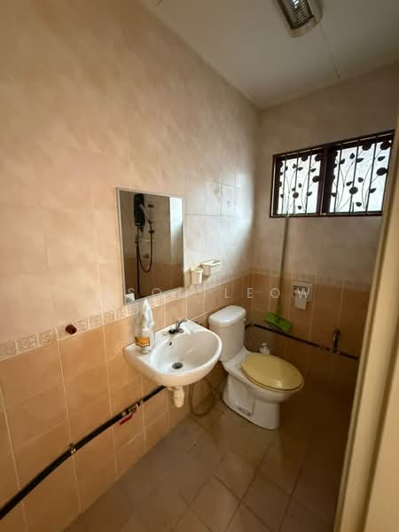 Rumah Teres 2 Tingkat untuk Dijual di Bandar Kinrara (Selangor) - Jason Leow - Bathroom - PropertyGuru.com.my