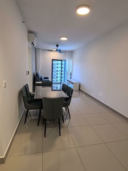 Servis Apartment untuk Disewa di M Luna - Crystal Lum - Living Room - PropertyGuru.com.my