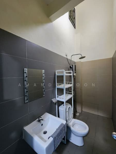 1-storey Terraced House for Rent in Taman Mount Austin (Tebrau) - Amanda Voon - Bathroom - PropertyGuru.com.my