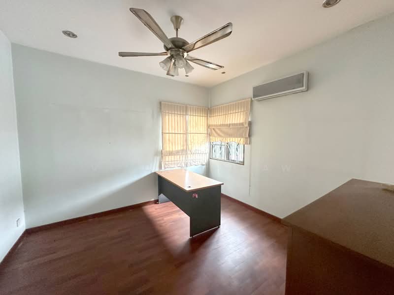 Rumah Berkembar untuk Dijual di Sierra Damansara (Kota Damansara) - Vincent Liaw - Study - PropertyGuru.com.my