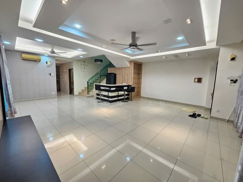 2-storey Terraced House for Sale in TAMAN PUCHONG UTAMA (Puchong) - Jason Tan - Living Room - PropertyGuru.com.my