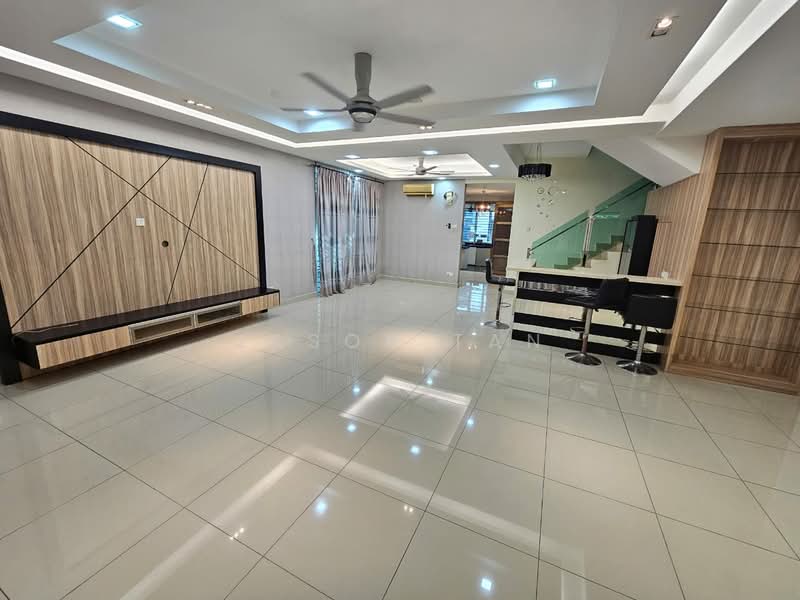2-storey Terraced House for Sale in TAMAN PUCHONG UTAMA (Puchong) - Jason Tan - Living Room - PropertyGuru.com.my