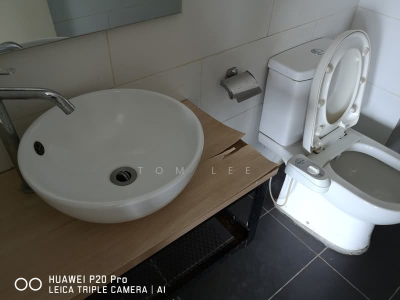 Servis Apartment untuk Disewa di SOHO @ Empire City - Tom Lee - Bathroom - PropertyGuru.com.my