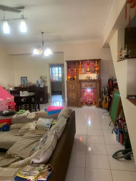 2.5-storey Terraced House for Sale in Seri Kembangan (Selangor) - Darren Chan - Living Room - PropertyGuru.com.my