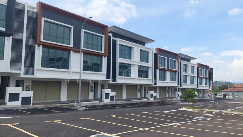 Kedai / Pejabat untuk Disewa di Bandar Seri Putra (Bangi) - Henry Chew - Exterior - PropertyGuru.com.my