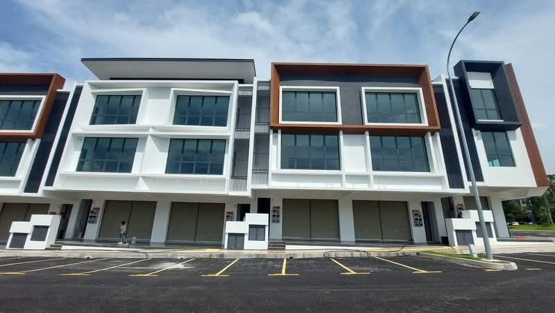 Kedai / Pejabat untuk Disewa di Bandar Seri Putra (Bangi) - Henry Chew - Exterior - PropertyGuru.com.my
