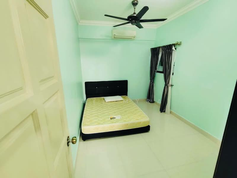 Apartment for Rent at Mutiara Serdang (Turf View) - Maya Myra - Bedroom - PropertyGuru.com.my