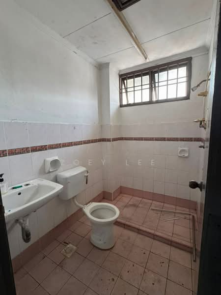 Kondominium untuk Dijual di Skudai Villa - Zoey Lee - Bathroom - PropertyGuru.com.my