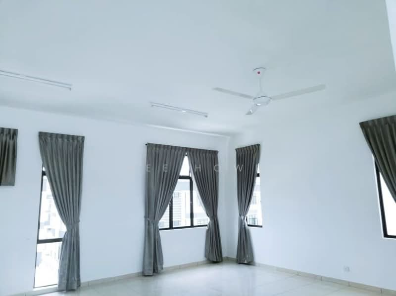 Rumah Kluster untuk Dijual di Taman Mutiara Mas (Skudai) - Wee Howe - Living Room - PropertyGuru.com.my