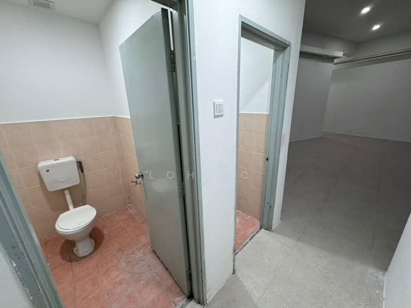 Shop for Rent in Bandar Sri Permaisuri (Cheras) - Loh KC - Bathroom - PropertyGuru.com.my