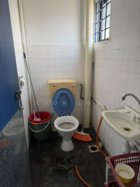 Terrace Factory for Rent in Semenyih (Selangor) - Evon Loh - Bathroom - PropertyGuru.com.my