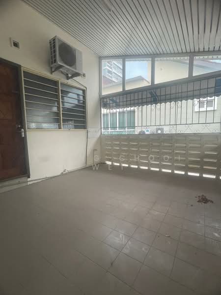 Rumah Berkembar untuk Dijual di Island Glades (Jelutong) - Chong Chooi Wei - Balcony - PropertyGuru.com.my