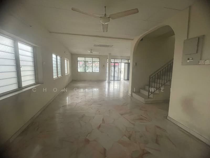 Rumah Berkembar untuk Dijual di Island Glades (Jelutong) - Chong Chooi Wei - Living Room - PropertyGuru.com.my