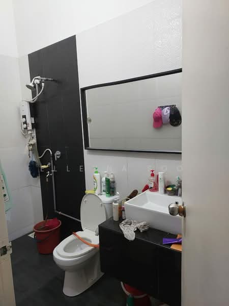 Semi-Detached House for Sale in Taman Kota Masai (Pasir Gudang) - Elleyna Soo - Bathroom - PropertyGuru.com.my