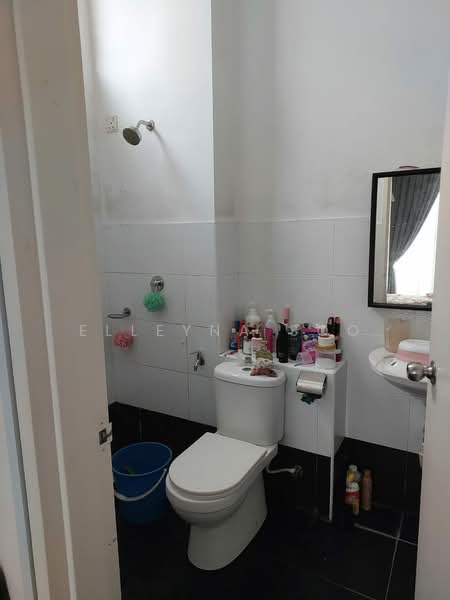 Semi-Detached House for Sale in Taman Kota Masai (Pasir Gudang) - Elleyna Soo - Bathroom - PropertyGuru.com.my