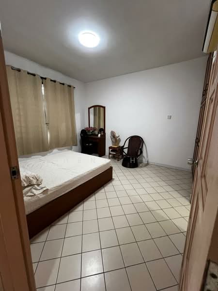 Pangsapuri untuk Disewa di Mon Bisca - Heng Hy - Bedroom - PropertyGuru.com.my