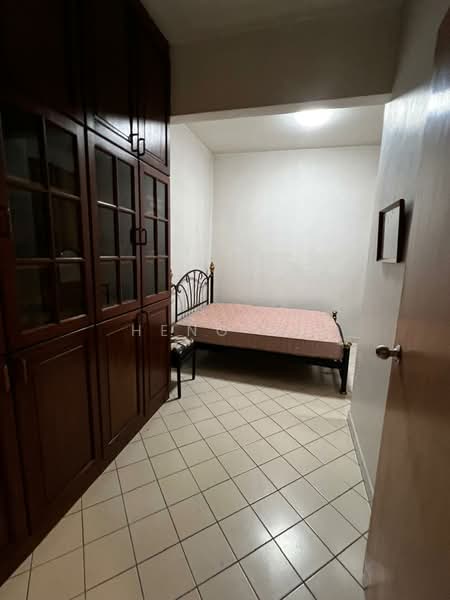 Pangsapuri untuk Disewa di Mon Bisca - Heng Hy - Bedroom - PropertyGuru.com.my