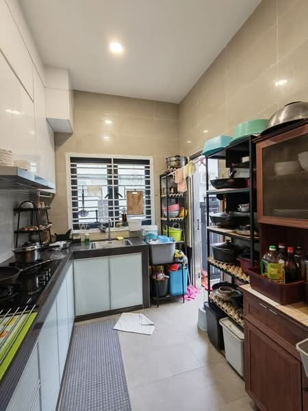 2-storey Terraced House for Sale in Bandar Indahpura (Kulai) - Wee Howe - Kitchen - PropertyGuru.com.my