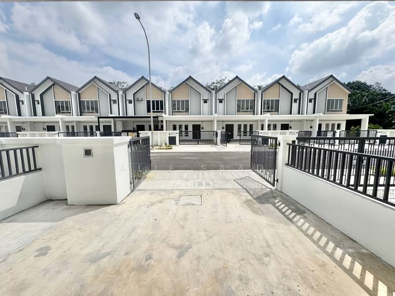 Rumah Teres untuk Dijual di Klang (Selangor) - Alif Saad - PropertyGuru.com.my